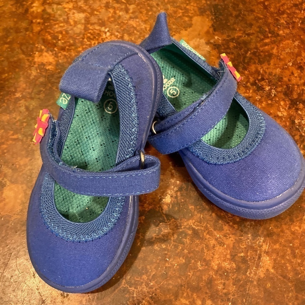 Girls Blue Chooze